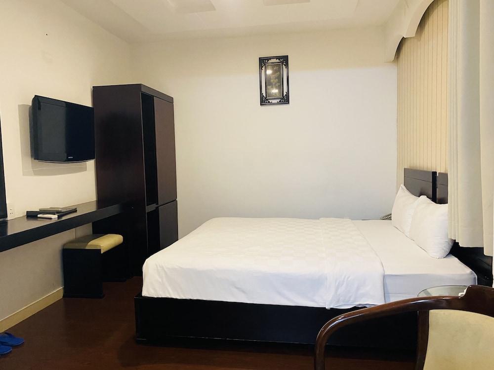Metro Points Hcm Hotel- Bến Thành Market 3*